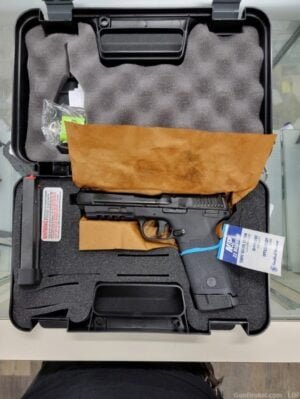 Smith & Wesson M&P .22 Magnum 4.5″ Barrel Optics Ready