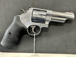 Smith & Wesson 629 6-Shot .44 Mag 4″ Barrel