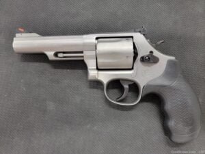 Smith & Wesson Model 69 Combat Magnum .44mag 4.25″BBL 5 shot